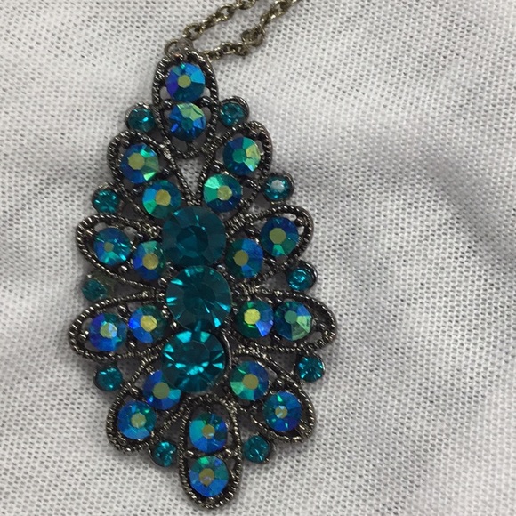 Jewelry - Vintage Peacock Blue/Green Rhinestone Necklace
